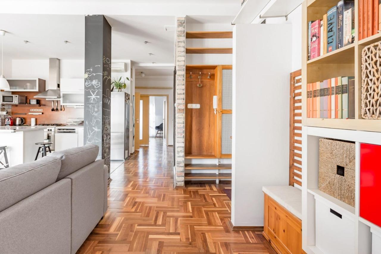 Relax Into Loft Living At A Light-Filled City Escape Budapest Eksteriør billede