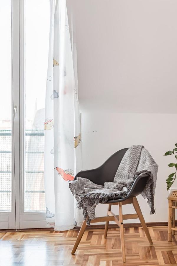 Relax Into Loft Living At A Light-Filled City Escape Budapest Eksteriør billede