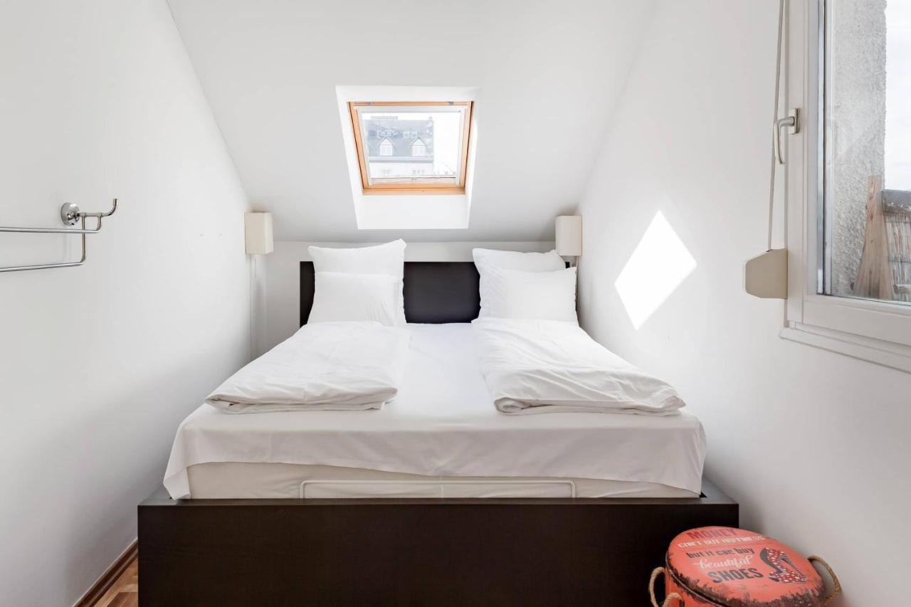 Relax Into Loft Living At A Light-Filled City Escape Budapest Eksteriør billede