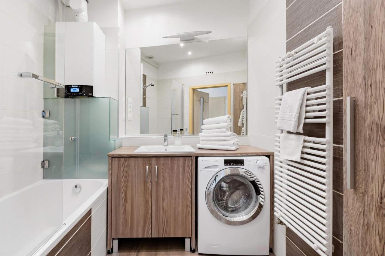Relax Into Loft Living At A Light-Filled City Escape Budapest Eksteriør billede